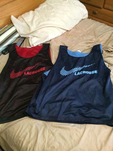 2 Nike Lacrosse Pinnies ( Pinnie penny pini )