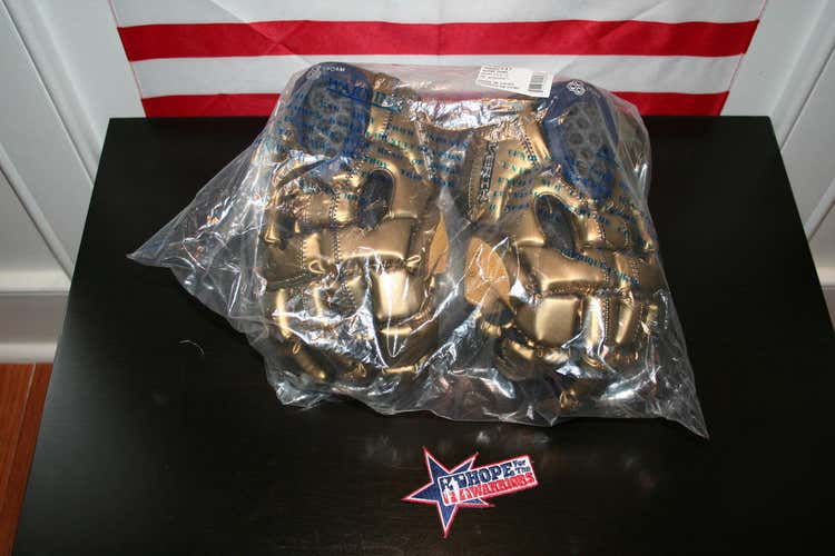 Notre Dame 13" Maverik Rome Gloves