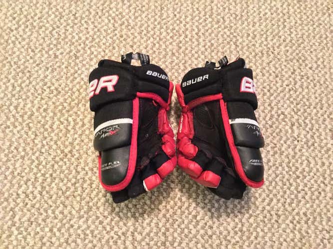 Black/Red Bauer Vapor Apx Gloves