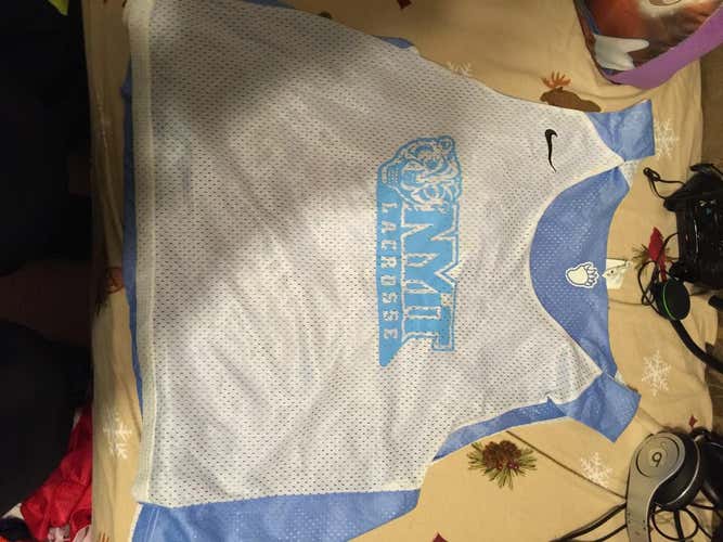NYIT Pinnie