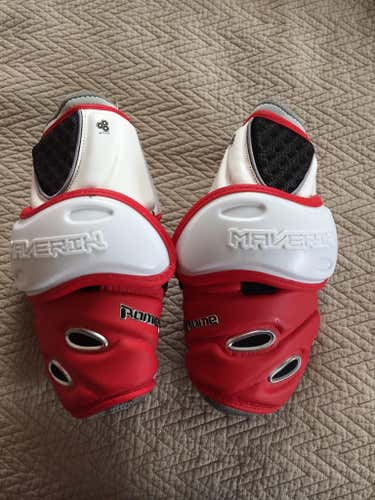 Fairfield U Maverik Rome Elbows