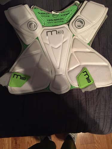 LIMITED EDITION WHITE MAVERIK M3 SHOULDER PADS LE