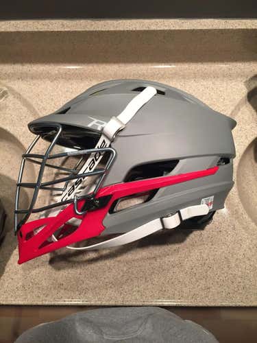 Cascade R, Matte Gray and Red chin. Never worn Selling 200$