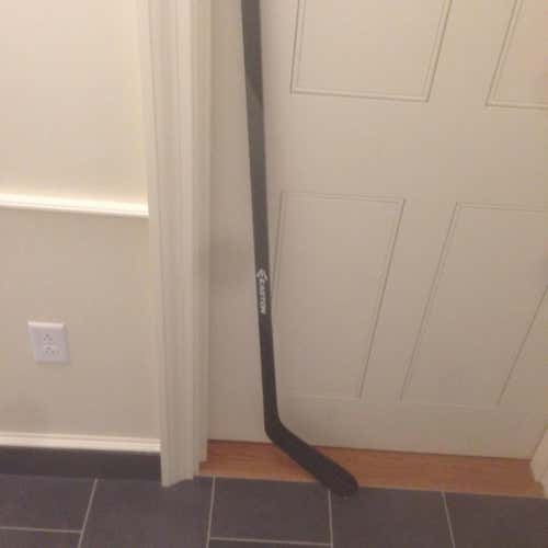 Easton V9 Lefty 85 Flex Sakic Curve
