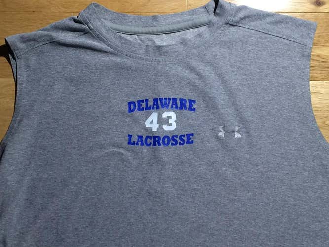 UNIVERSITY OF DELAWARE UNDER ARMOUR TEAM ISSUED SHIRT