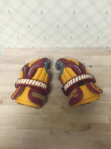 Excellent condition Warrior DU Throwback Gloves worn by Mike Riis