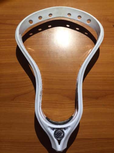 Mverik Centrik U- White