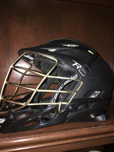 Matte Black Cascade R Gold Mask