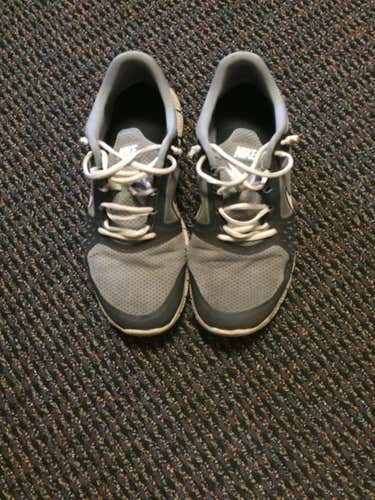 VG Nike free run 5.0 shoes black and white size 11.5