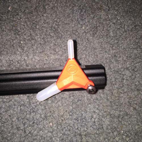 Maverik Caliber D-pole