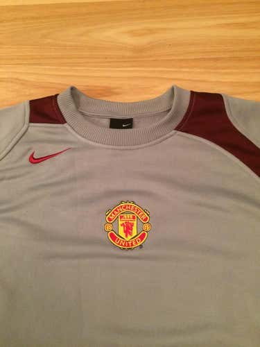 Manchester United Mens large Nike Drifit Pullover Sweatshirt
