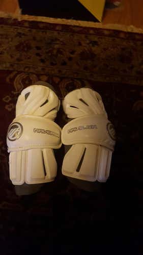 White Maverik Rome RX3 arm pads