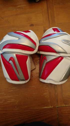 Nike vapor elite size medium