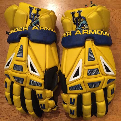 Delaware Blue hens Team issued gloves