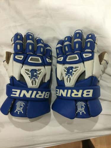 Blue and white King 4