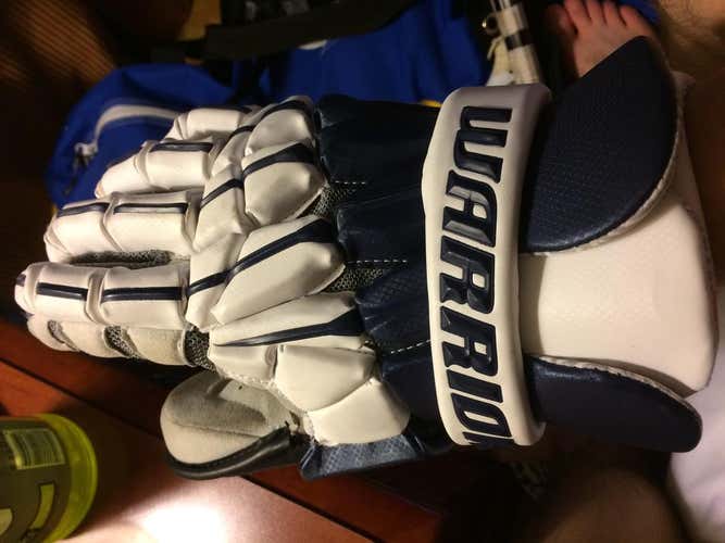 Warrior Regulator 2 goalie gloves