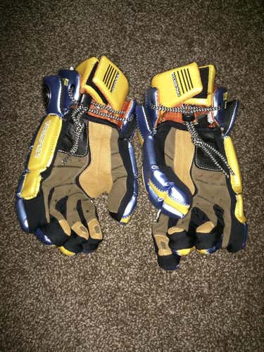 West Coast Starz Maverik Rome Gloves
