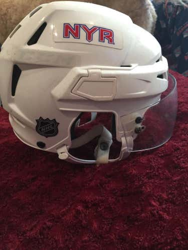 CCM v08 (medium white)