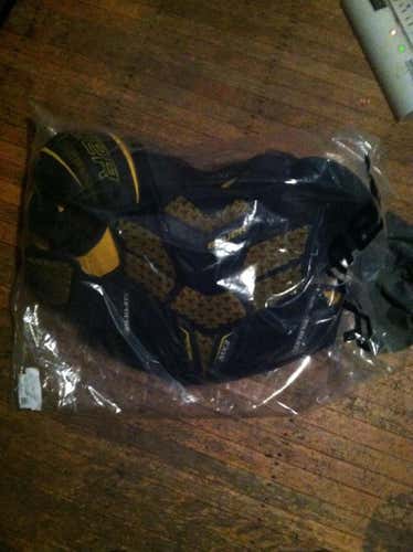 NEW Bauer Total One MX3 Shoulder Pads