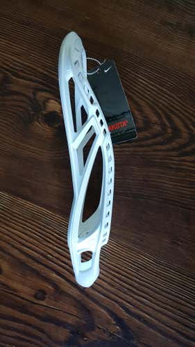BNWT Nike Lakota U