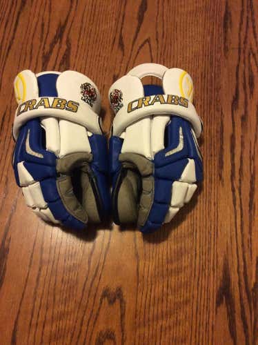 Crabs Warrior Burn Pro goalie gloves