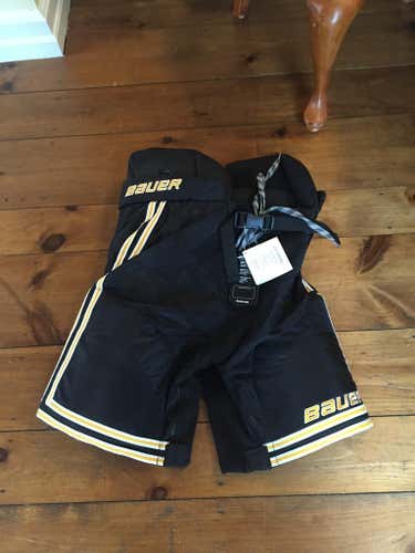 Bauer Nexus hockey pants  ADULT MEDIUM (never worn!)