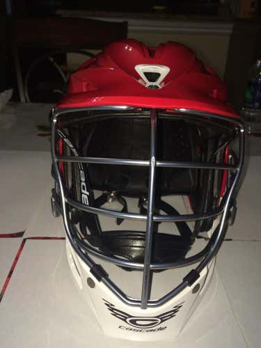 Brand new cascade R , glossy red shell with a white chin , black chinstrap