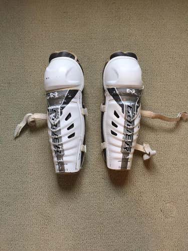 Bauer Nexus 9000 shin pads