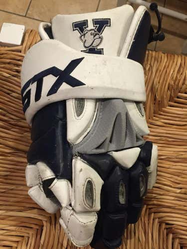 Yale lacrosse glove