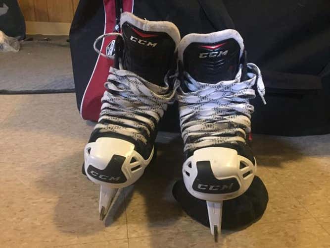 CCM PRO GOALIE SKATES 8.5