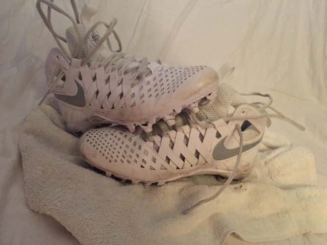White Size 7.5 Nike Hurrache 5 Cleats