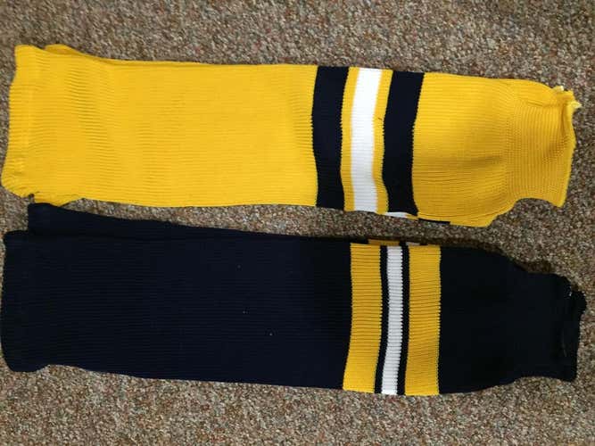 2 pairs of adult socks