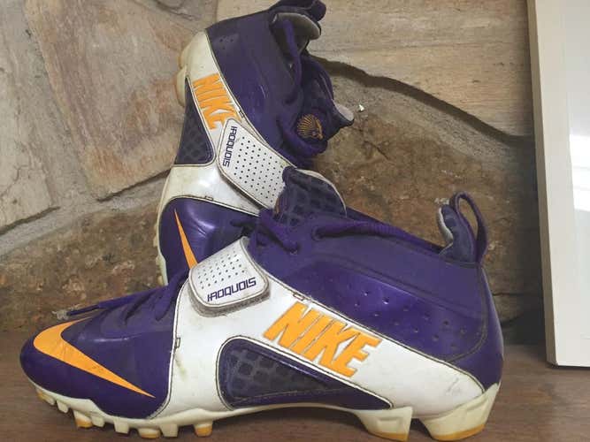 Iroquois Nike team cleats
