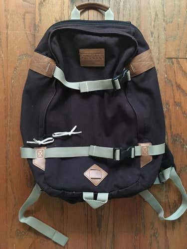 O'NEILL Mt. Rainer Backpack (Black/Brown) (Retails for $59.99)