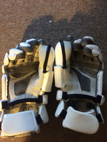 Brine King V Goalie Gloves