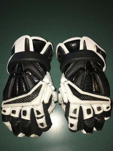 Mikey Powell Exodus gloves