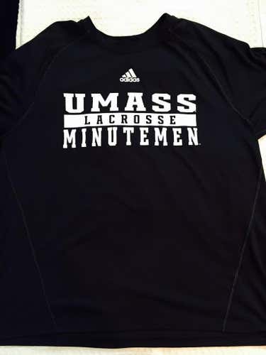 U mass shooter shirt