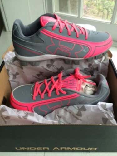New Women's Under Armour Cleats Size 7.5