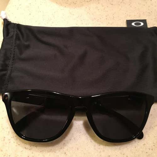 Brand new Oakley Frogskin Sunglasses
