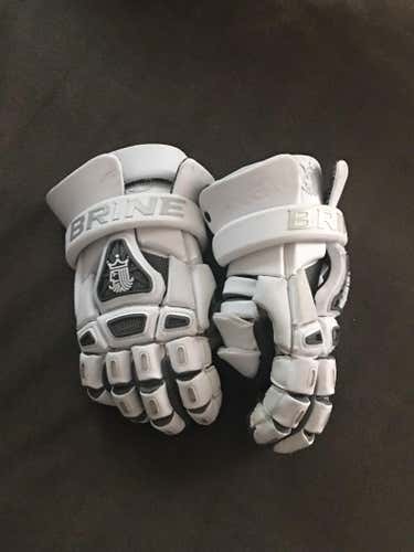 Brine King 4 goalie gloves