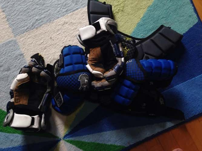 Brine Lo pro shoulder and elbow pads, Stx assault navy blue size 14