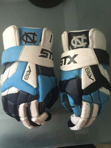 North Carolina K18 Team Gloves