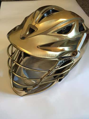 Notre Dame Cascade R Helmet