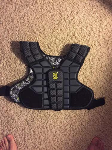Brine Lopro Superlight lacrosse shoulder pads