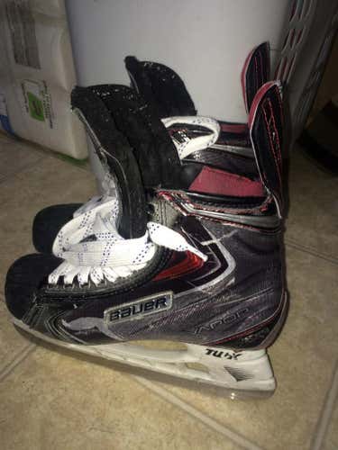 Bauer custom apx 2 size 7 with black felt tongue