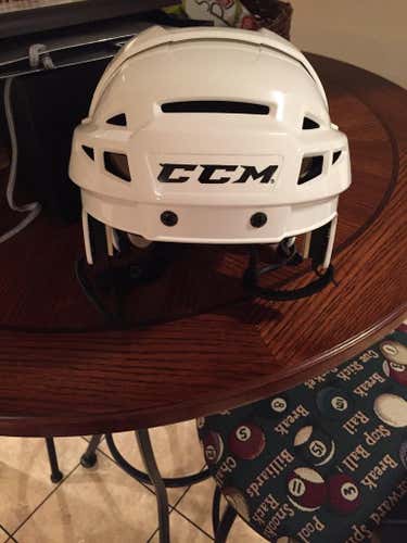 CCM VO8 helmet sr M