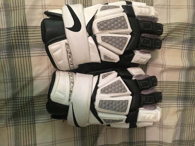 Brand new Nike Huarache gloves