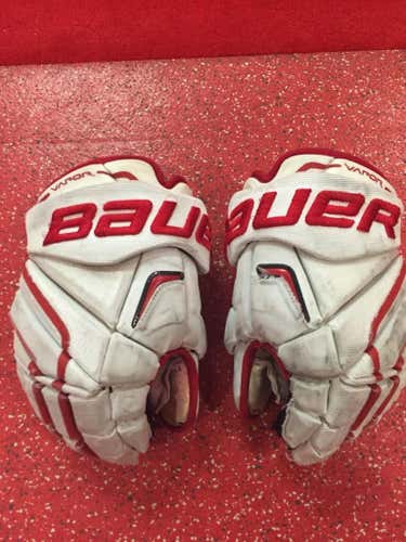 BU team issued Bauer APX2 Pro gloves, 13 inch