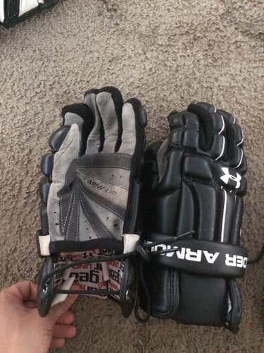 Black UA gloves