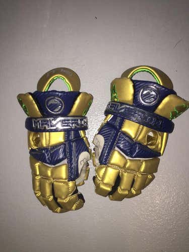 Notre Dame Maverik M3 gloves